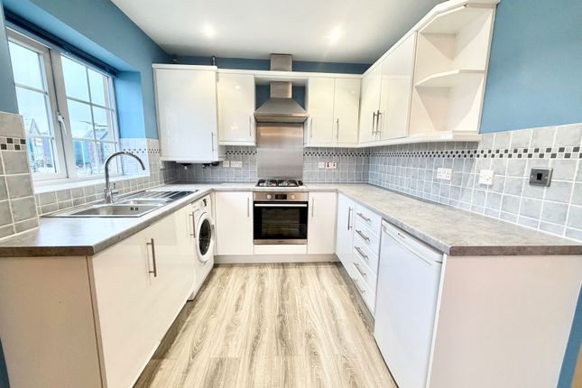 15, Madison Avenue, Brierley Hill photo 2
