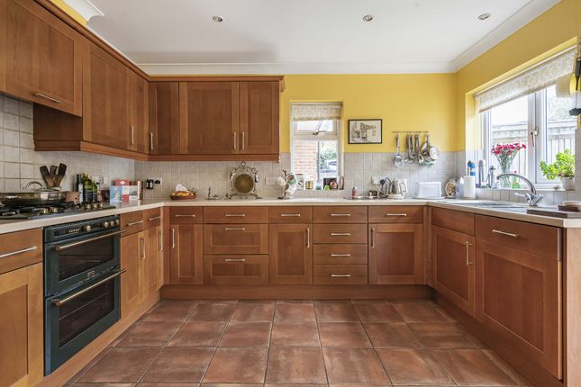 5, Bushnell Close, Headington photo 4