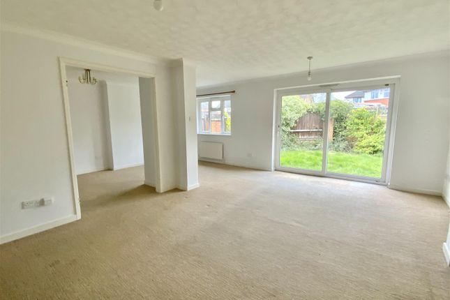 29, Bells Meadow, Milton Keynes photo 3