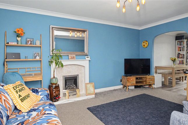2, Owlett Mead, Wakefield photo 2