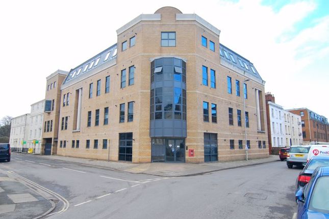 Thumbnail Flat for sale in Fitzalan House, Park Road, Gloucester