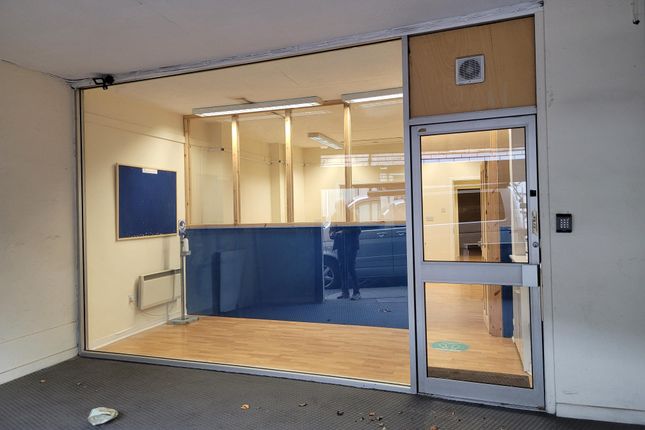 Thumbnail Retail premises to let in Unit 4, 39 Drysdale Street, Alloa