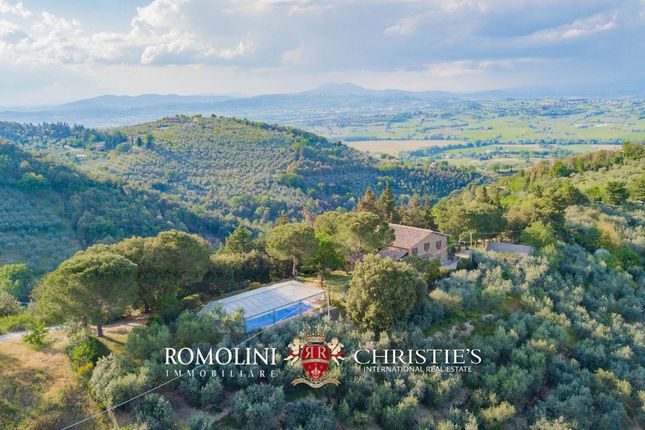 Country house for sale in Bettona, Umbria, Italy