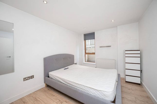 Globe Road, E1, Bethnal Green photo 4