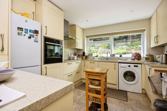 10, Beam Hollow, Surrey photo 3