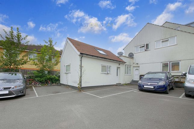 Flat 1, 4 High Street, Slough photo 3