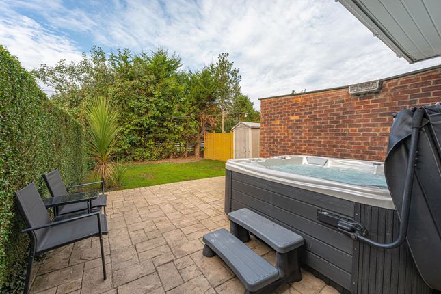 10 Willow Close, Newport photo 4