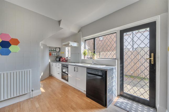 24, Southview Gardens, Worthing photo 4