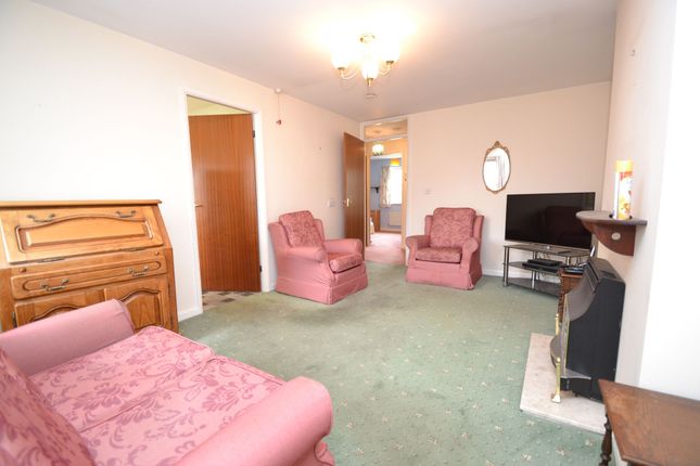 6 St. Anthonys Gardens, Wrose photo 4