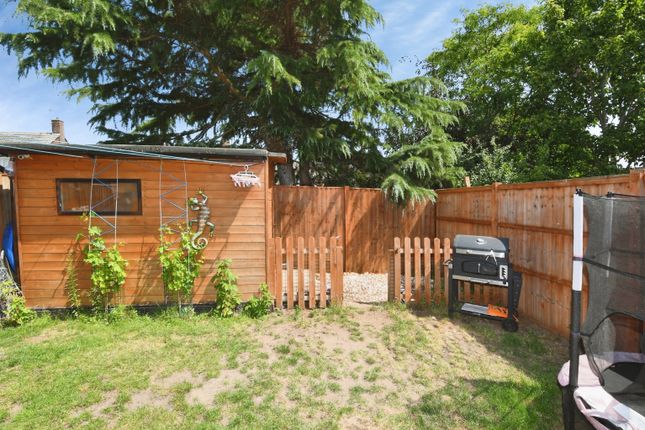 38, Hayside Avenue, Balderton, Newark photo 4