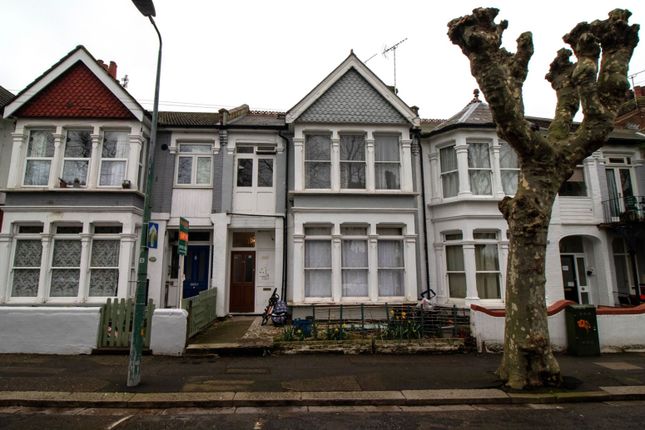 Thumbnail Flat for sale in 19 Warrior Square North, Southend-On-Sea, Essex