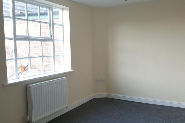 Flat 1, 100, High Street, Burton on Trent photo 3