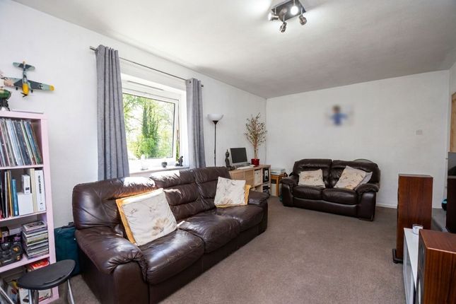 Flat 5, Tarleton House Moss Meadow Road, Salford photo 3