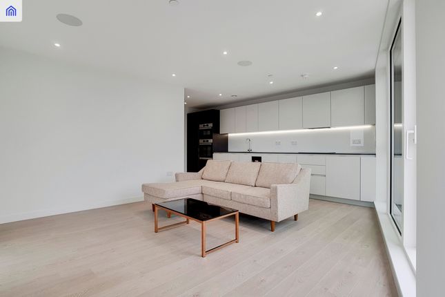 36 Sandpiper Building, 44, Newnton Close, London photo 3