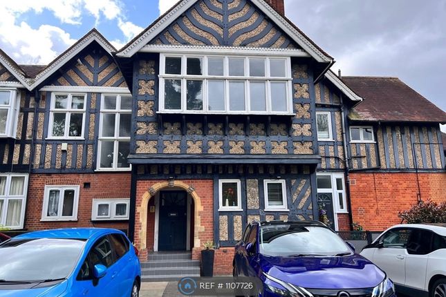 Flat to rent in Gordon Avenue, Stanmore