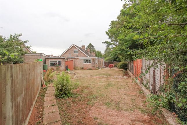Semi-detached bungalow for sale in Rookery Close, Bodicote, Banbury