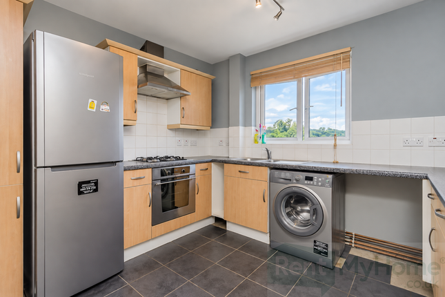 Flat 14, Warwick Court, 110 Godstone Road, Kenley photo 4
