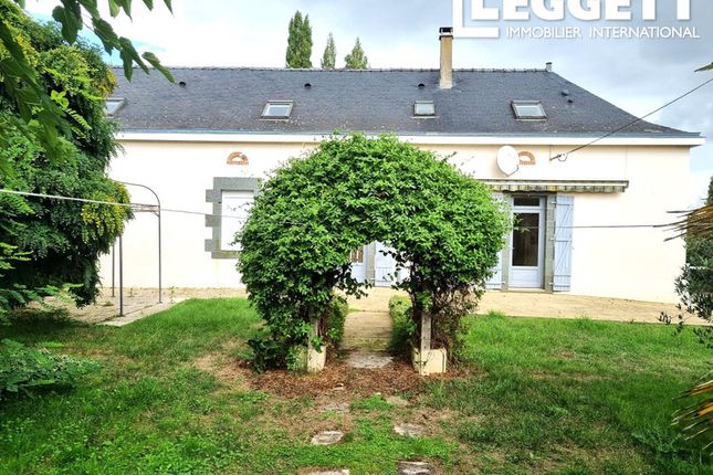 Villa for sale in Quelaines-Saint-Gault, Mayenne, Pays De La Loire