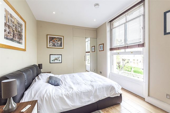 Flat for sale in Oxford Gardens, London