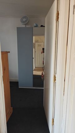 Knightsbridge Gardens, Romford photo 3