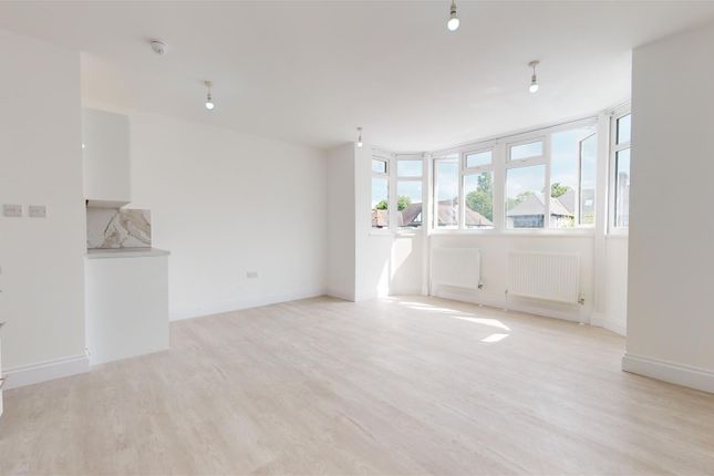 2-bed house on Flat 3, 101, Chatsworth Road, Willesden Green, £2,050/mo