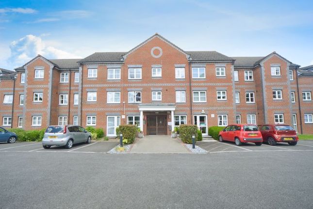 Flat for sale in Paxton Court, Grove Park
