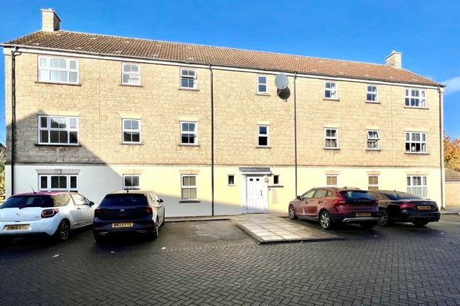 Thumbnail Flat for sale in Kingfisher Court, Calne