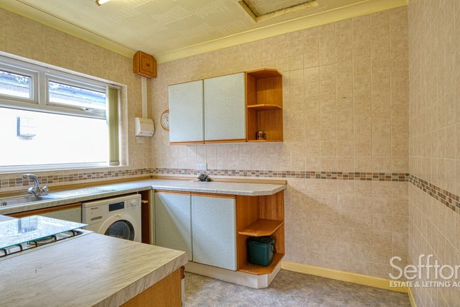 27 South Hill Road, Norwich photo 2