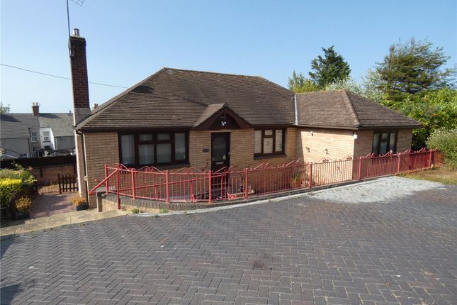 3-bed bungalow on 10, Tan Y Maes, Clwyd, £200,000
