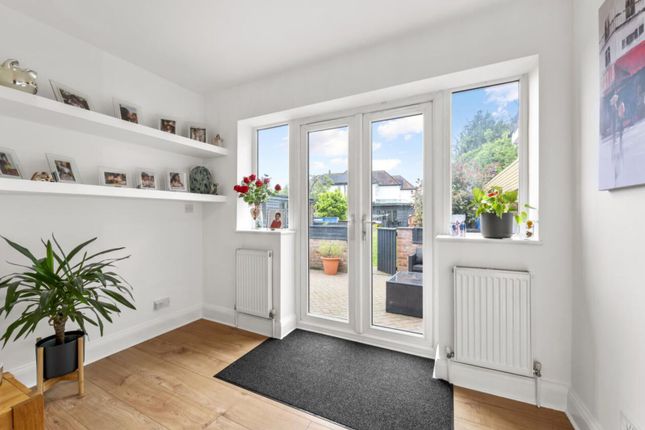 Beverley Way, Raynes Park photo 4