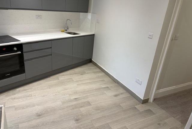 Studio 2, 51 Moorefield Road, London photo 2