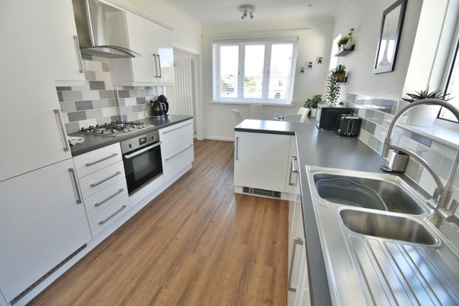 206, Ringwood Road, Ferndown photo 4