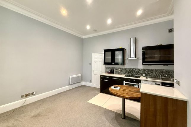 Flat 1, 204, London Road, Portsmouth photo 3