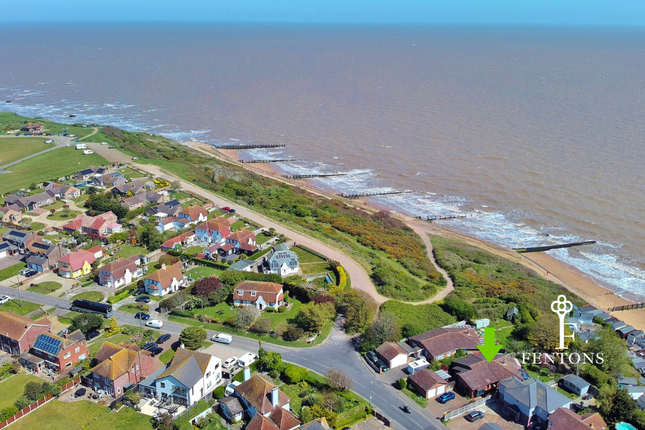 40, Naze Park Road, Walton-on-the-Naze photo 2