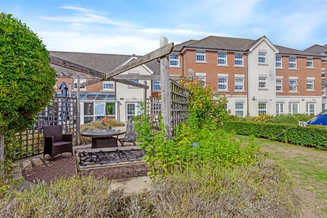 24 Weighbridge Court, 301 High Street, Ongar photo 4