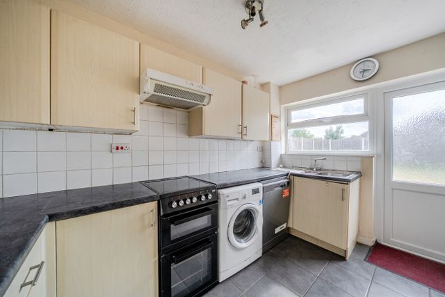 48, Kershaw Road, Swindon photo 4