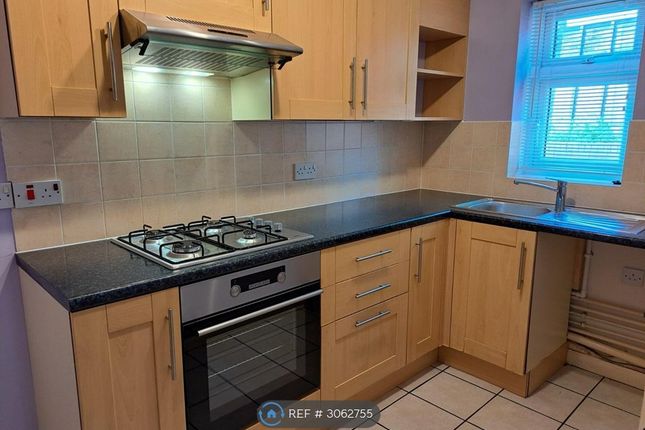 StLeonards Court, Yeovil photo 2