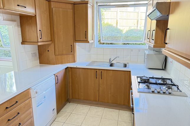 Flat 3 Graham Lodge, Graham Road, LONDON photo 5