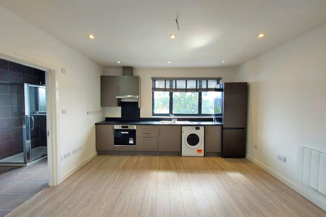 Thumbnail Shared accommodation to rent in Doyle Gardens, London, Greater London