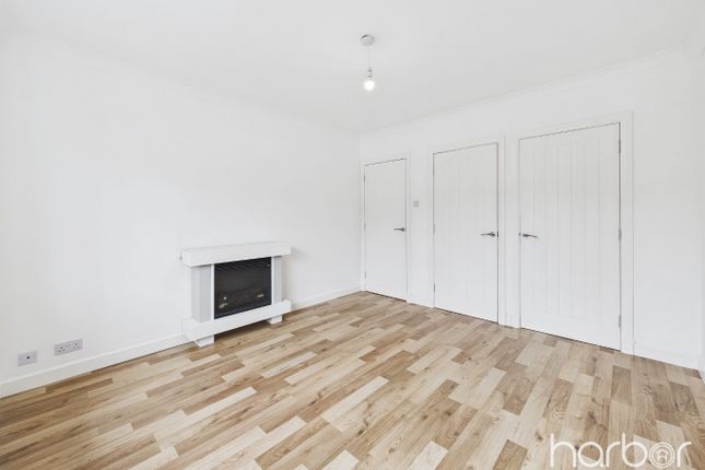 1A Larchgrove Avenue, Springboig, City of Glasgow photo 3