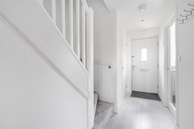 14, Challis Close, Cambridge photo 3