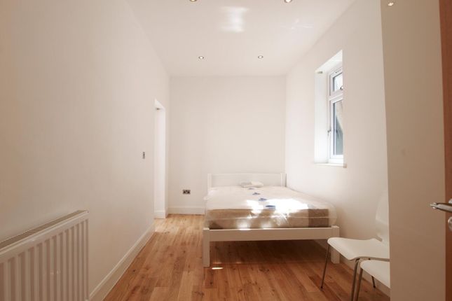 384A, Hornsey Road, London photo 3