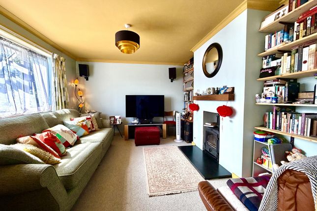 40, Sanger Avenue, Chessington photo 2