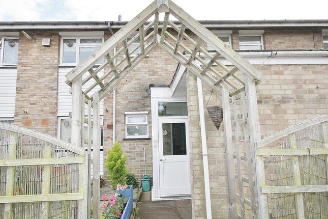 14, Hazel Close, Egham photo 2
