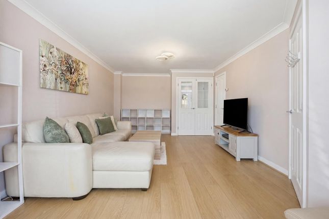 33 Garden Fields, Hitchin photo 4