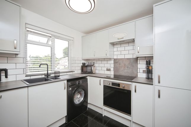 7, Lower Holway Close, Taunton photo 4