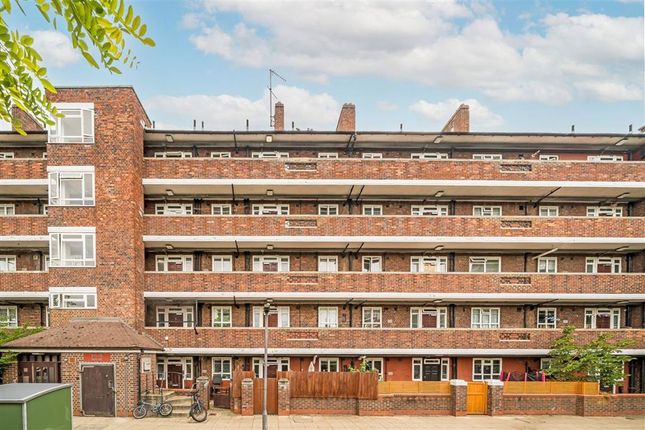 Flat 6, Evans House, White City Estate, London photo 4