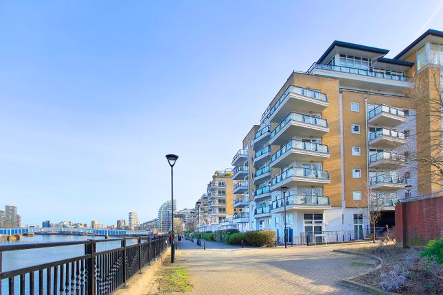Flat for sale in Anchor House, Smugglers Way, Wandsworth