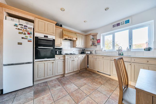 Barclay Close, Bicester photo 4