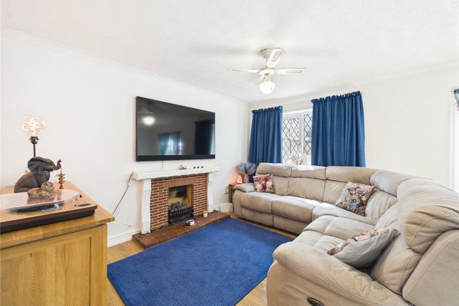 17, Homemead Drive, Bristol photo 3